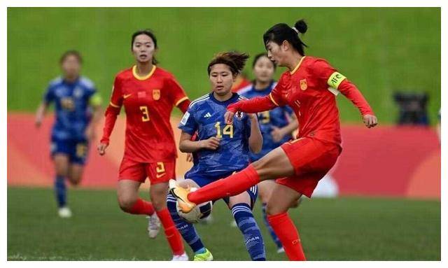 女足队员在比赛中发挥出色，为国争光的简单介绍