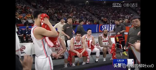 关于上海男篮新外援表现出色，力压对手取得胜利的信息